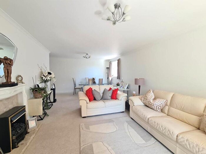 2 Bedroom Apartment To Rent In Haven Road, Canford Cliffs, BH13