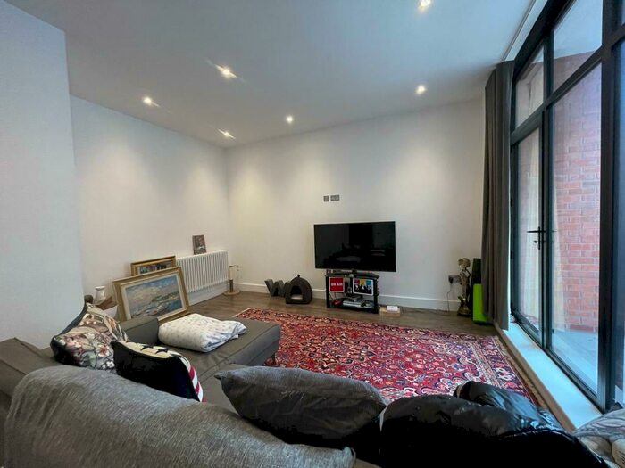 2 Bedroom Apartment To Rent In Tenby Street North, Birmingham, B1