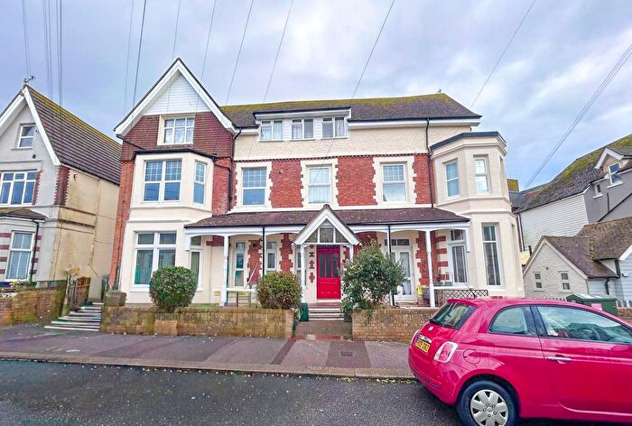2 Bedroom Flat For Sale In Eversley Road, Bexhill-On- Sea, TN40