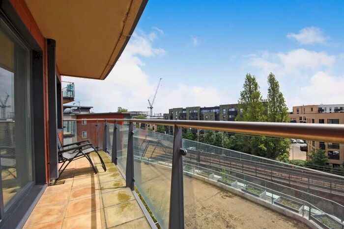 1 Bedroom Flat For Sale In Marconi Plaza, City Centre, Chelmsford, CM1