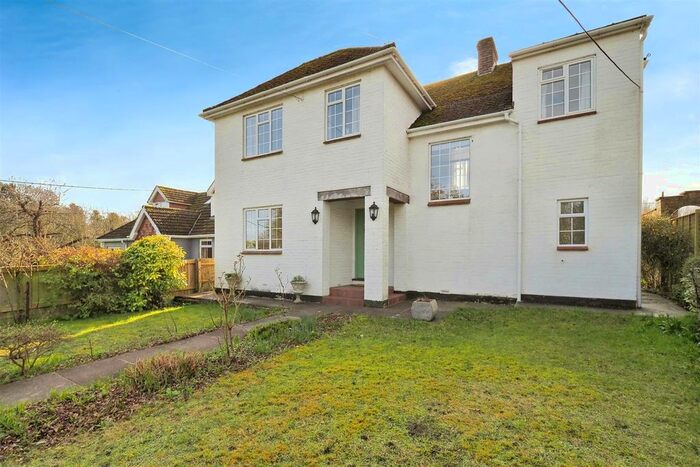 4 Bedroom Property For Sale In Stonehenge Road, Amesbury, Salisbury, SP4