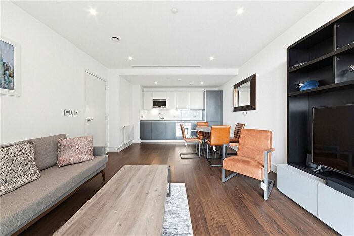 1 Bedroom Flat To Rent In Harbour Way, London, E14