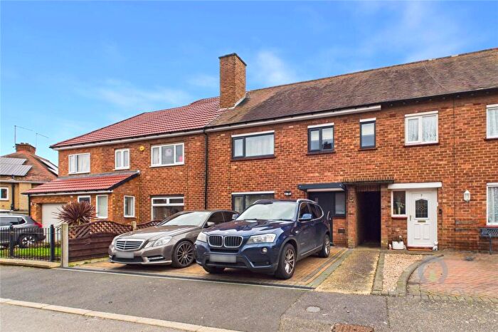 3 Bedroom Terraced House For Sale In Bluebell Close, Kettering, Northamptonshire, NN16