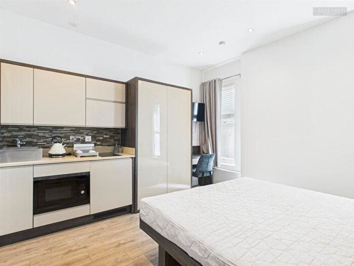 Studio To Rent In Broadway, Peterborough, PE1