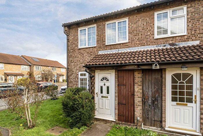 1 Bedroom Flat For Sale In Sawyers Lawn, West Ealing, W13