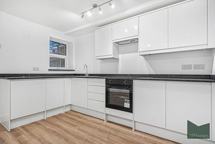 1 Bedroom Flat For Sale In Wood Street, Barnet, EN5