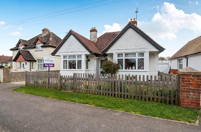 2 Bedroom Detached Bungalow For Sale In Grafton Road, Selsey, PO20
