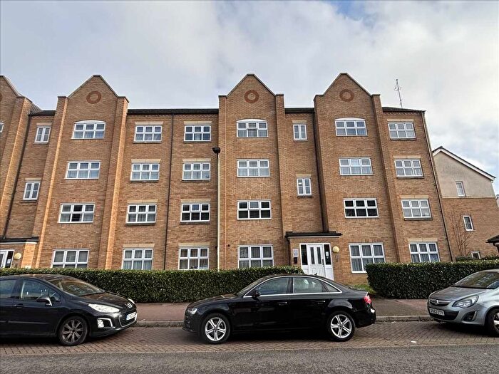 2 Bedroom Flat For Sale In Crowe Road, Bedford, MK40