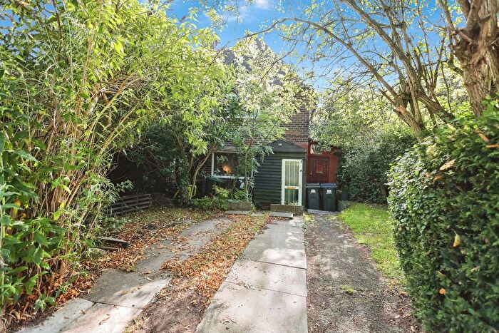 3 Bedroom Semi-Detached House For Sale In Shenley Lane, Birmingham, West Midlands, B29