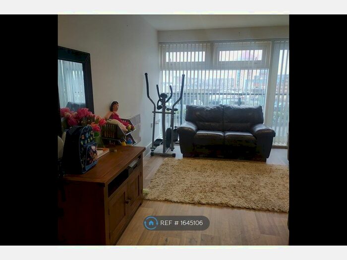 2 Bedroom Flat To Rent In Altamar, Swansea, SA1
