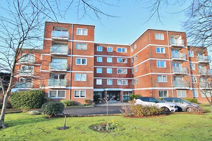 1 Bedroom Flat For Sale In Craneswater Park, Southsea, PO4