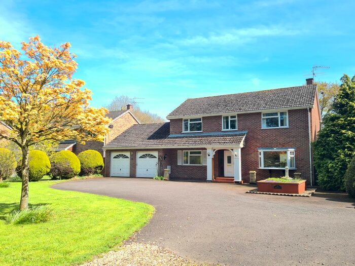 4 Bedroom Detached House For Sale In Church Lane, Brent Knoll, TA9