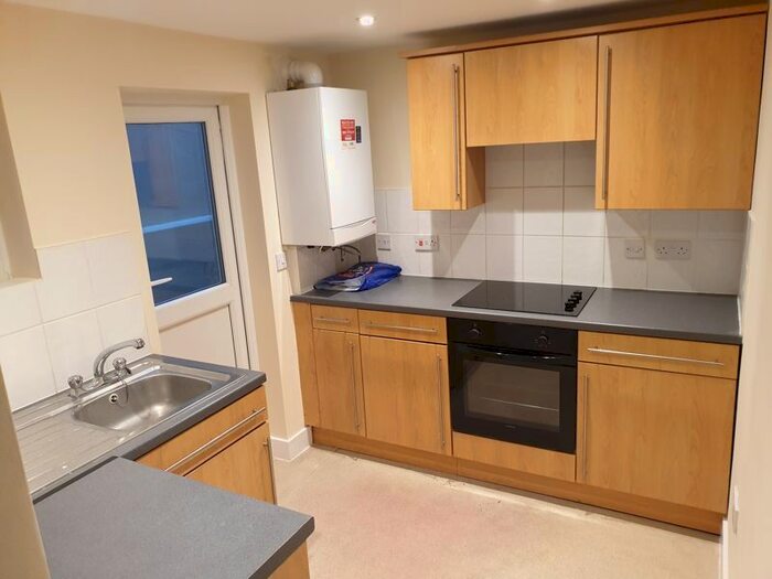 1 Bedroom Flat To Rent In High Street, Aldershot GU11