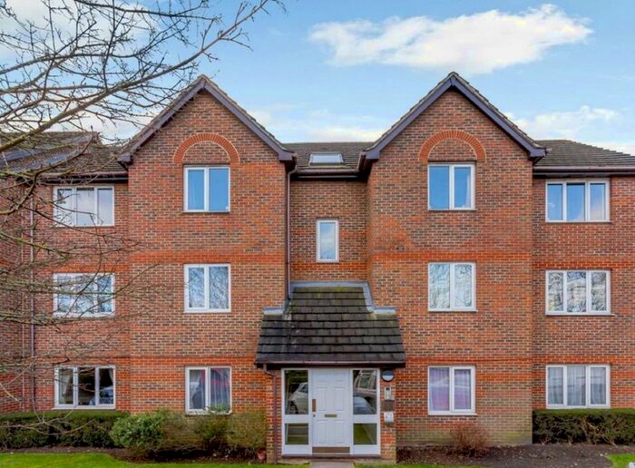 1 Bedroom Flat To Rent In John Austin Close, Kingston Upon Thames, KT2