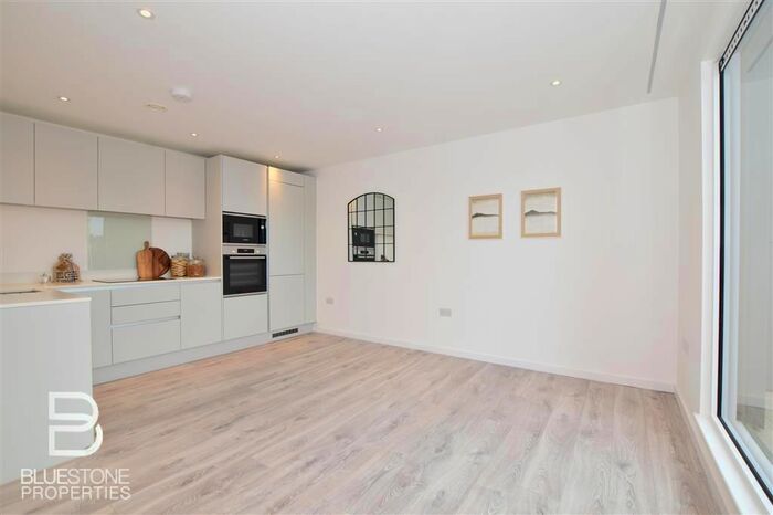 3 Bedroom Flat To Rent In Callum Court, High Street, Purley, CR8