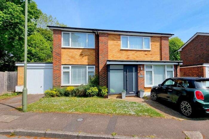 4 Bedroom House To Rent In Bedroom Detached House In Caterham On The Hill, CR3