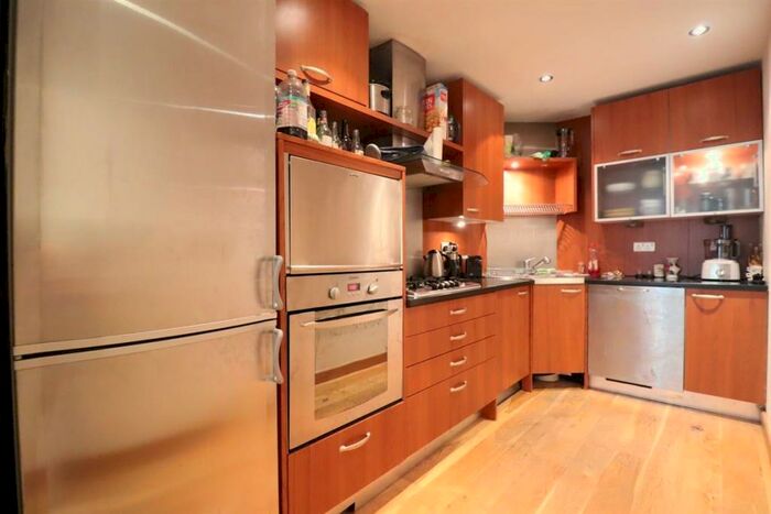 2 Bedroom Apartment To Rent In South Mews, Magretian Place, Cardiff, CF10