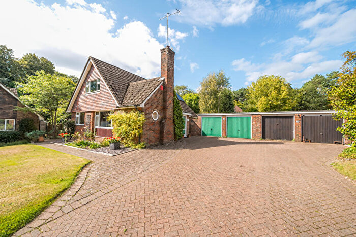 3 Bedroom Detached House For Sale In The Priory, Godstone, RH9