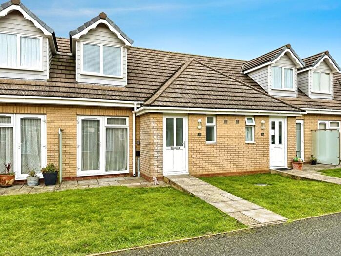 2 Bedroom Terraced House To Rent In Avenue Road, Sandown, PO36