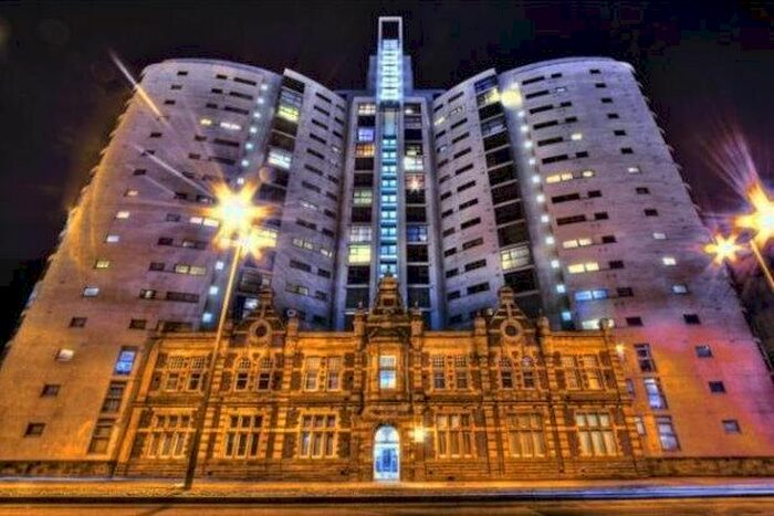 2 Bedroom Property To Rent In Bute Terrace, Caerdydd, CF10