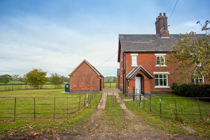 3 Bedroom Semi-Detached House To Rent In Willaston Road, Moreton Wood, Whitchurch, SY13