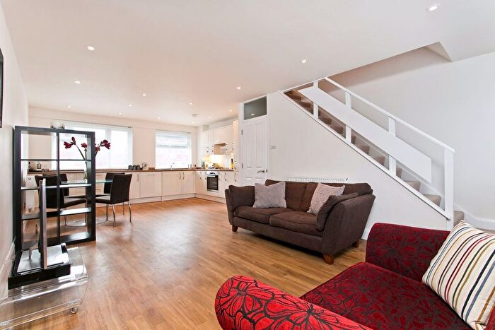 2 Bedroom Maisonette To Rent In Dorville Road, London, SE12