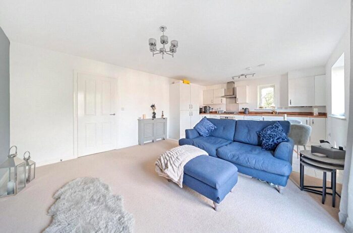 2 Bedroom Apartment For Sale In Budd Grove, Winnersh, Wokingham, RG41