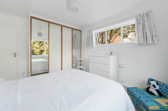 1 Bedroom Flat For Sale In Bath Road, Worthing, West Sussex, BN11