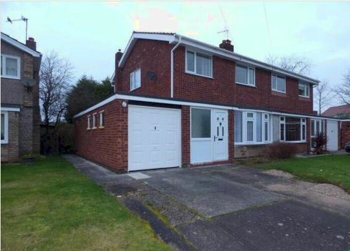 3 Bedroom Semi-Detached House To Rent In Heatherbank Road, Bessacarr, Doncaster, DN4