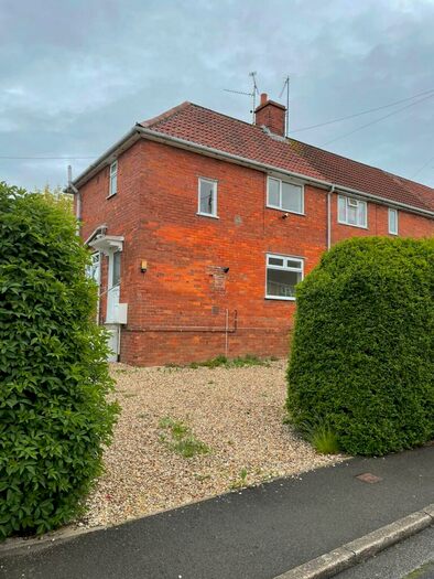 3 Bedroom House To Rent In Fielding Road, Yeovil, BA21