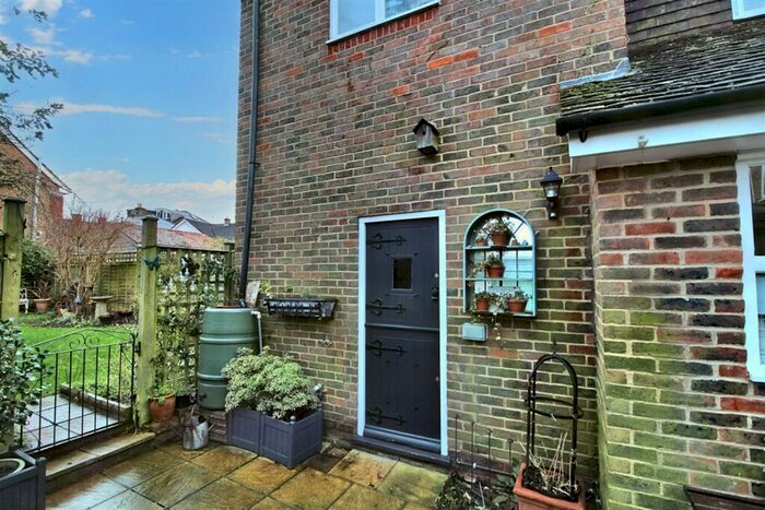 Terraced House To Rent In Hatchgate Lane, Cuckfield, Haywards Heath, RH17