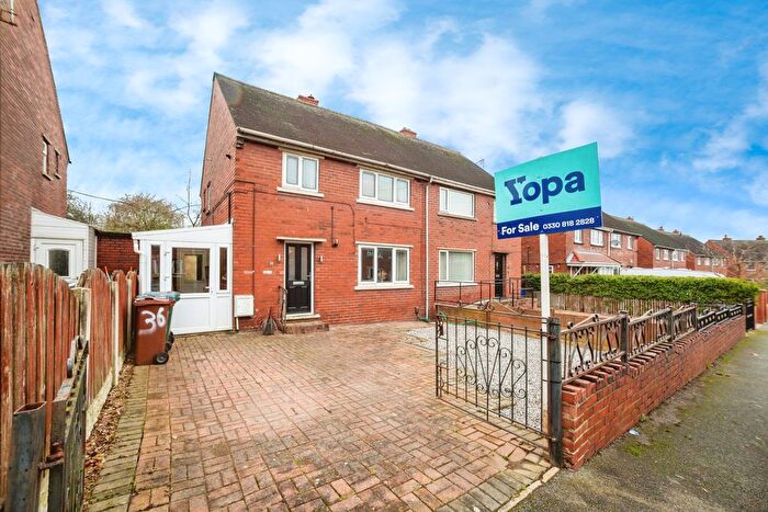 3 Bedroom Semi Detached House For Sale In Yvonne Grove, Barnsley, S73