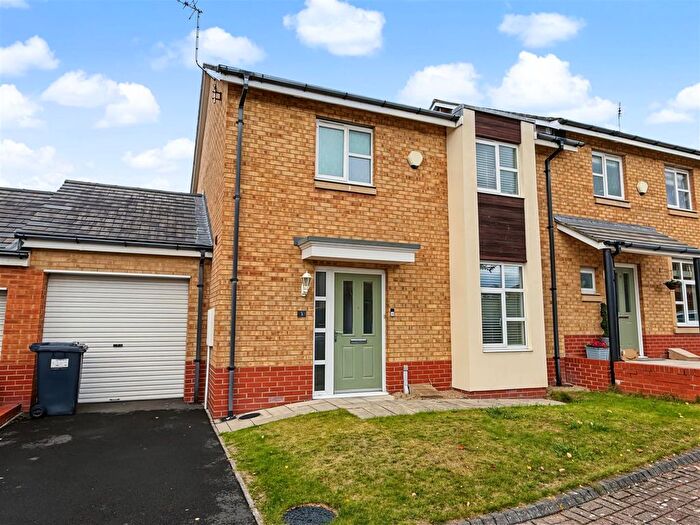 3 Bedroom Semi-Detached House For Sale In Ferndale, South Shields, NE34