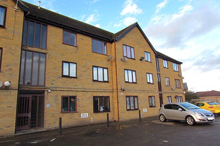 1 Bedroom Flat To Rent In Empire Court, Warwick Road, Clacton-On-Sea, CO15
