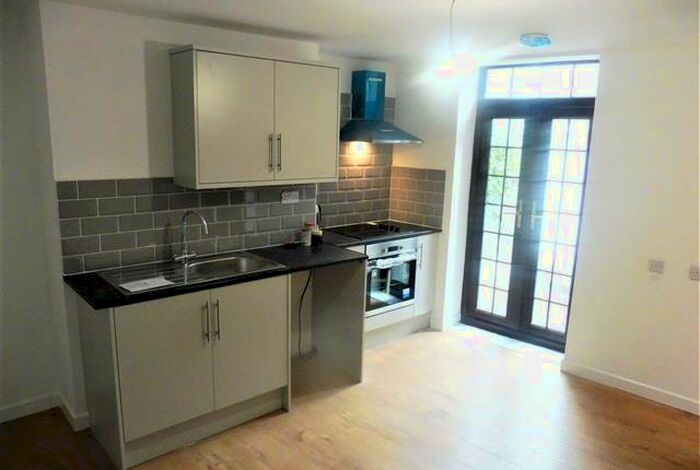 1 Bedroom Flat To Rent In Church Street, Brierley Hill, Stourbridge, DY5