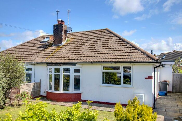 2 Bedroom Bungalow To Rent In Farmlands Avenue, BN26