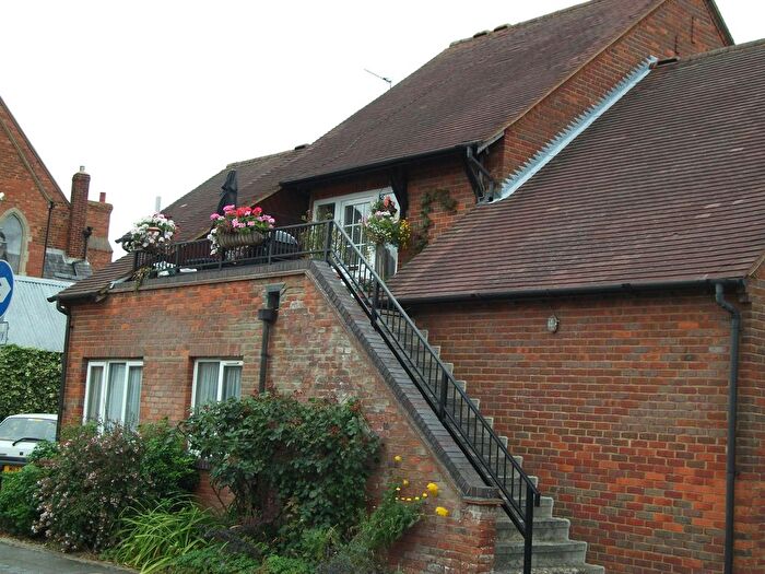 1 Bedroom Flat To Rent In Rooks Lane, Thame, Oxfordshire, OX9