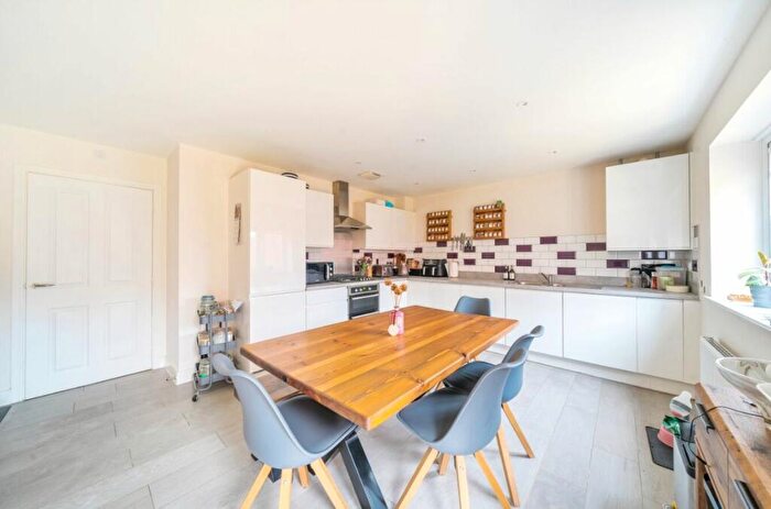 4 Bedroom Detached House For Sale In Teal Walk, Biddenham, MK40