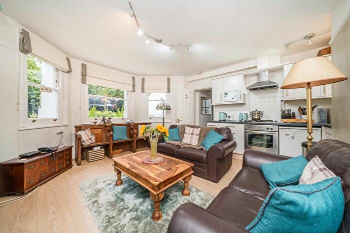 1 Bedroom Flat For Sale In Langley Road, Surbiton, KT6