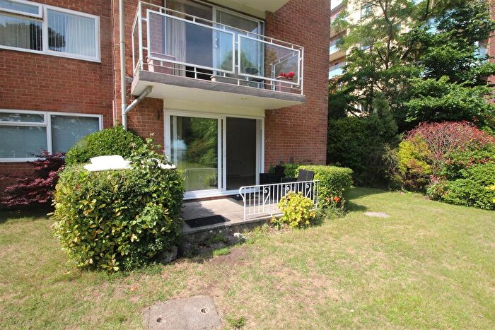 2 Bedroom Flat To Rent In Parkstone Road, Poole, BH15