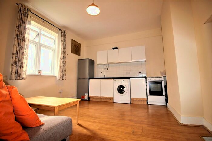 Studio To Rent In Studio Flat, Melville Road, London, E17