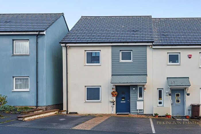 3 Bedroom End Of Terrace House For Sale In Plymouth, Devon, PL5