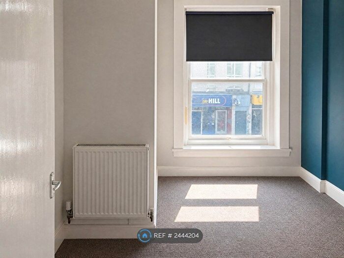 2 Bedroom Flat To Rent In Marine Road, Abergele, LL22