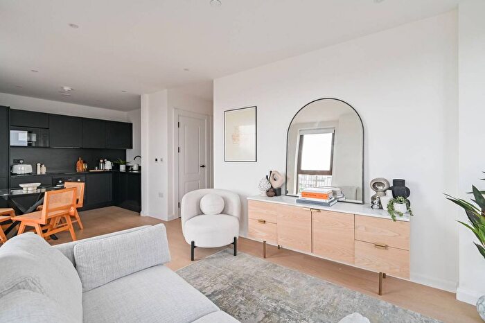 2 Bedroom Flat For Sale In East Quarter, Bow, London, E14