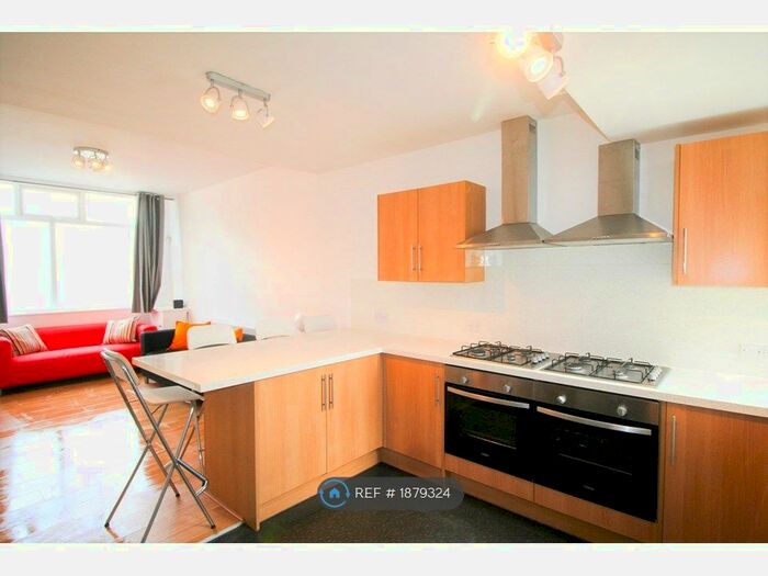 7 Bedroom Terraced House To Rent In Moseley Road, Fallowfield, M14