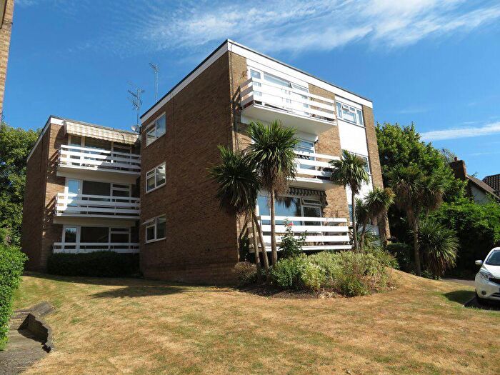 2 Bedroom Flat To Rent In Loughton, IG10