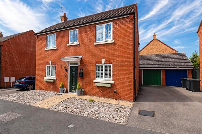 3 Bedroom Detached House For Sale In Peck Way, Rushden, Northamptonshire, NN10