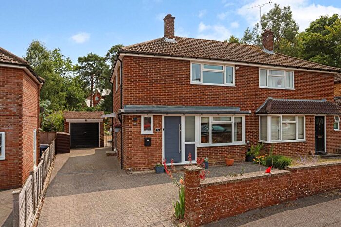 3 Bedroom Semi-Detached House For Sale In Beacon Close, Farnham, GU10