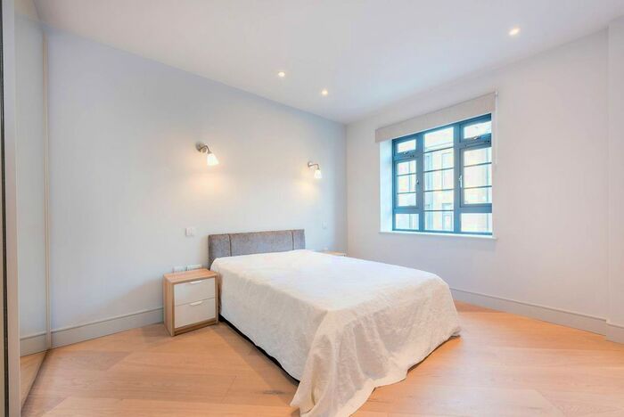 1 Bedroom Flat To Rent In Market Place, Brentford, TW8