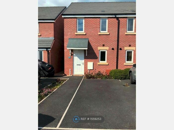 2 Bedroom End Of Terrace House To Rent In Knight Close, Taunton, TA2